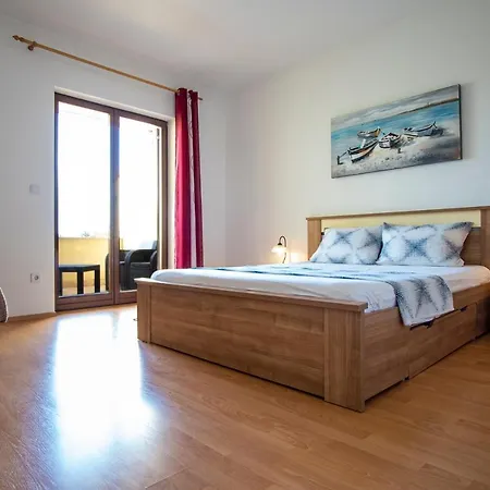 Apartment Luka