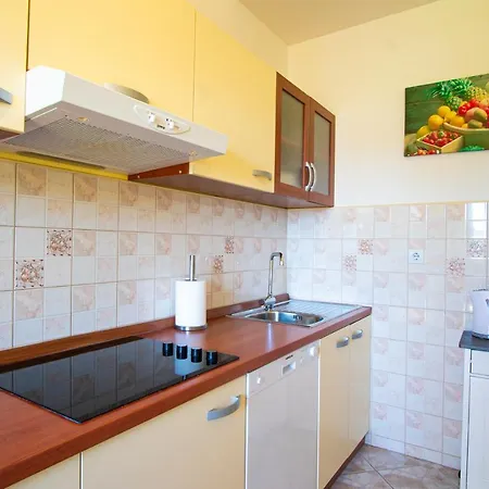 Apartment Luka *