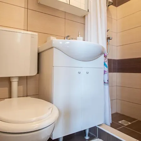 Luka Apartman *