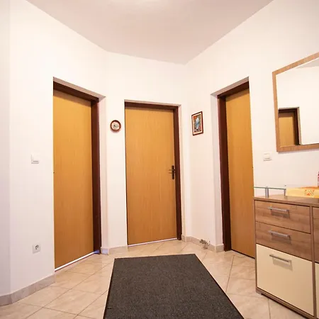 Luka Apartman