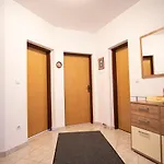 Luka Apartman