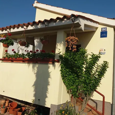 Luka Apartman *