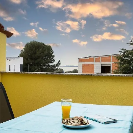 Luka Apartment