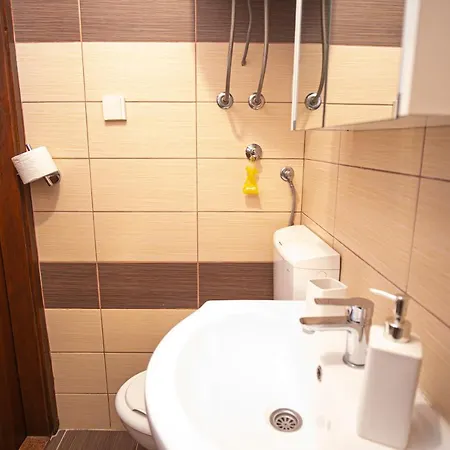 Luka Apartment *